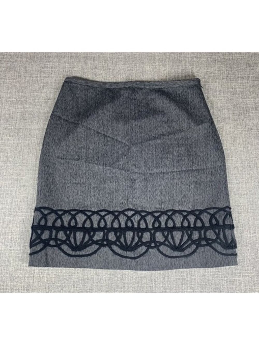 Ann Taylor Loft Skirt Women’s Size 2 Gray & Black Appliqué Career Dressy